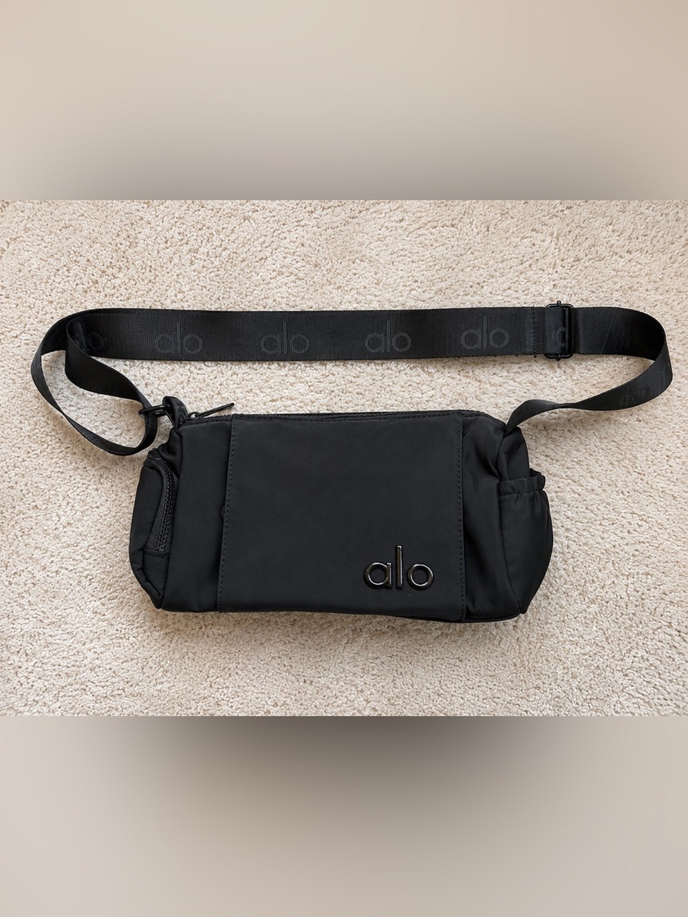 ALO Yoga Black cross body/ everyday bag
